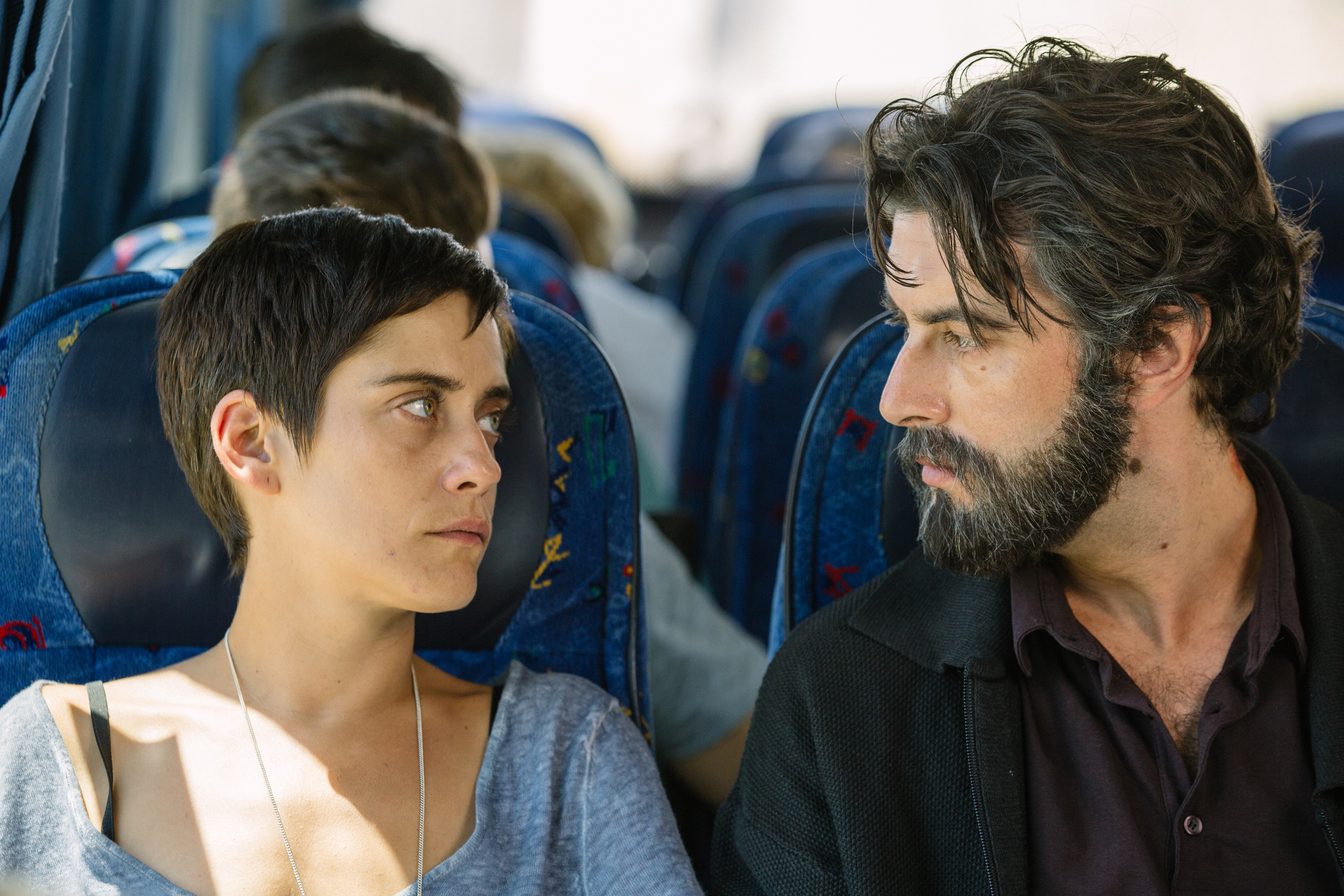 Javier Rey and María León in Sin fin (2018)