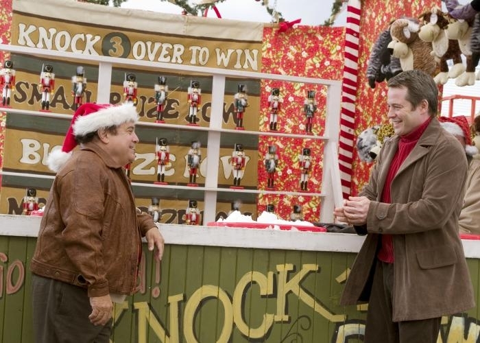 Matthew Broderick and Danny DeVito in Deck the Halls (2006)