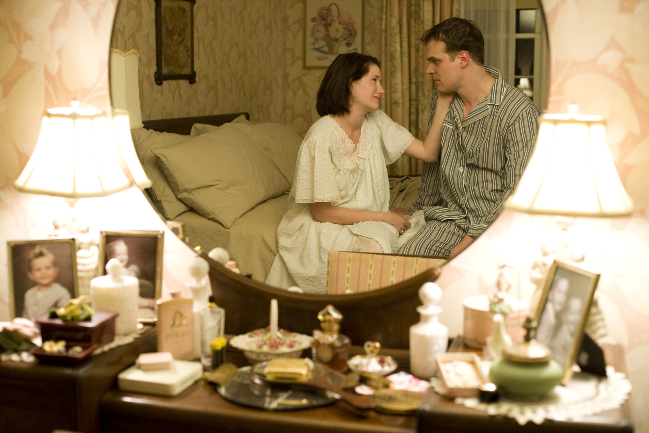 Kathryn Hahn and David Harbour in Revolutionary Road (2008)