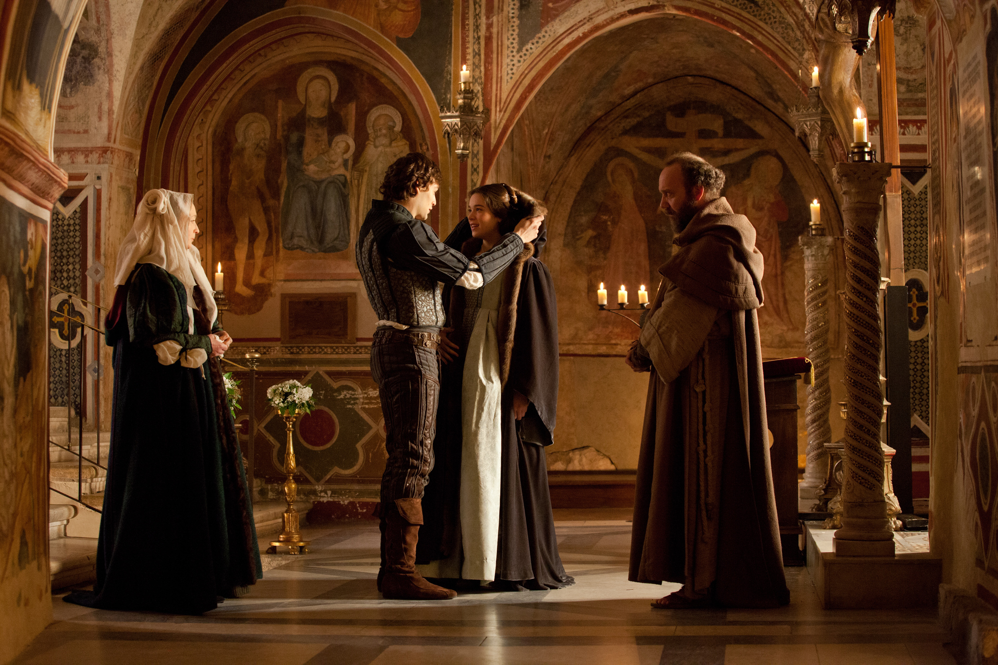 Paul Giamatti, Lesley Manville, Hailee Steinfeld, and Douglas Booth in Romeo & Juliet (2013)