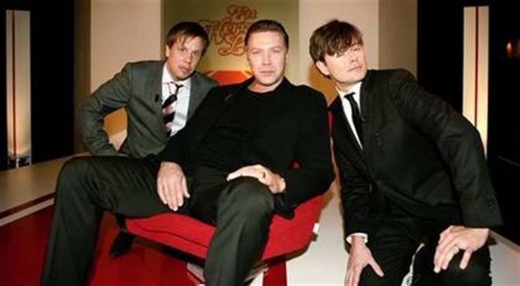 Mikael Persbrandt, Fredrik Wikingsson, and Filip Hammar in Ett herrans liv (2006)