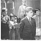 Barbara Ferris, Yoke-Moon Lee, Mahdu Mathen, Clive Powell, and Roberta Rex in Children of the Damned (1964)