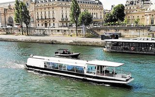 Naviwatt est fier d’annoncer que trois de ses bateaux, remotorisés en 100 % électrique, participeront au défilé de la cérémonie d’ouverture des JO 2024 sur la Seine Olympique. (Photo : Yannick Wileveau)