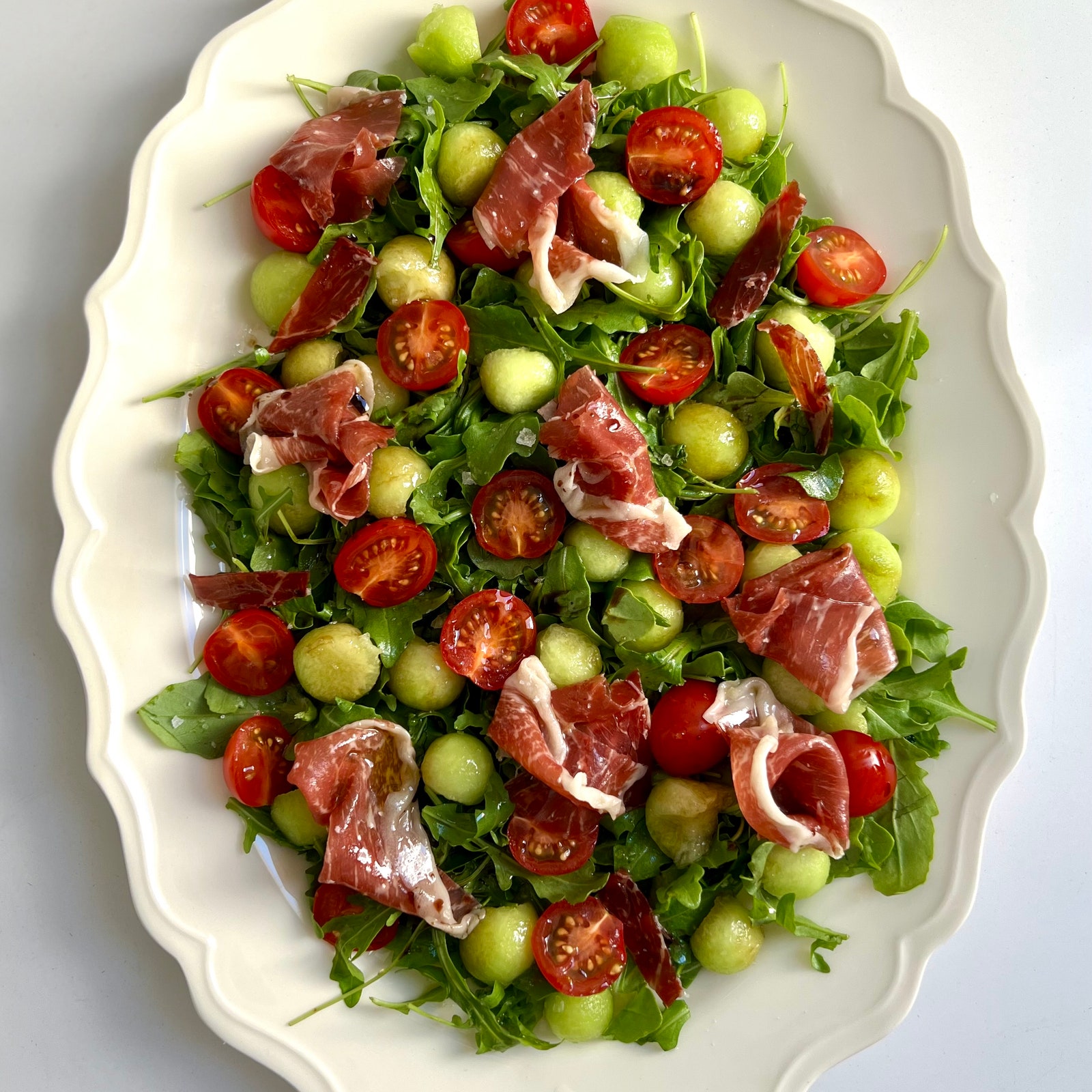 3 ensaladas de verano perfectas (y nada aburridas) para comer en casa, en la oficina o en la playa