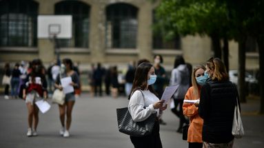 Bac : une pétition demande le report des épreuves de spécialité prévues en mars 