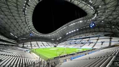 José Mendes, joueur du Cannet-Rocheville, a demandé sa compagne en mariage sur la pelouse du stade Vélodrome ce dimanche à l'issue du match de gala contre l'OM. 