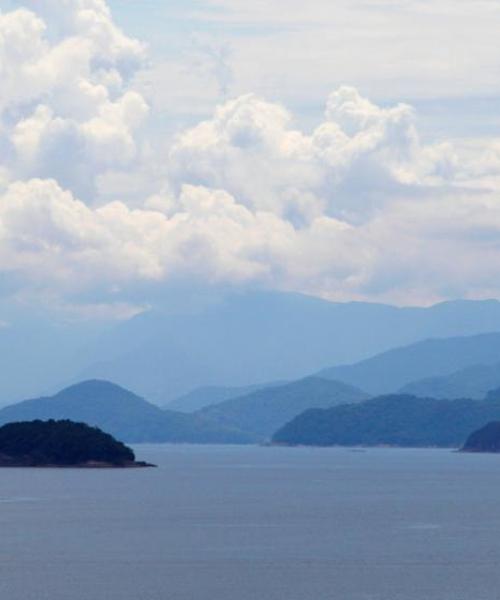 Una panoràmica bonica de Ubatuba, una ciutat popular entre els nostres usuaris