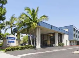 Travelodge Inn & Suites by Wyndham Anaheim on Disneyland Dr, hotel in Anaheim