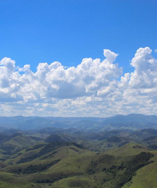 Una panoràmica bonica de Mantiqueira Mountains