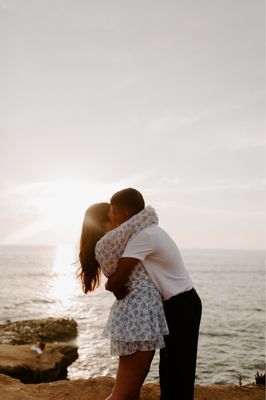 Photo of Sunset Cliffs Natural Park - San Diego, CA, US. Couple session taken by IG: @photosbybiancs |.        https://www.photosbybiancs.com