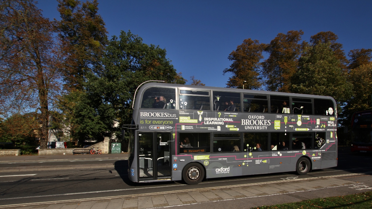 AlexanderDennis Enviro400 MMC LM64 OXF Oxford HeadingtonRd.jpg