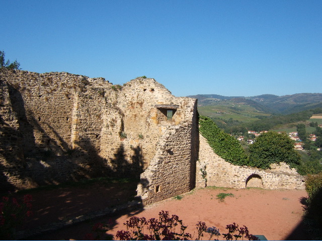 File:Ternand Château.jpg