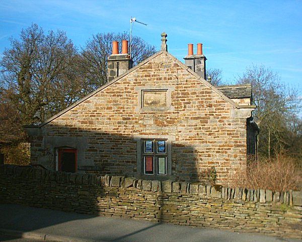 File:Old Totley School 14-04-06.jpg