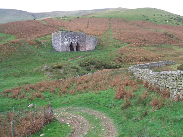 File:Lime Kiln by Ardale Beck - geograph.org.uk - 1545937.jpg