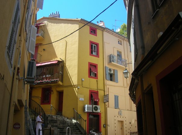 File:Vieux cannes.jpg