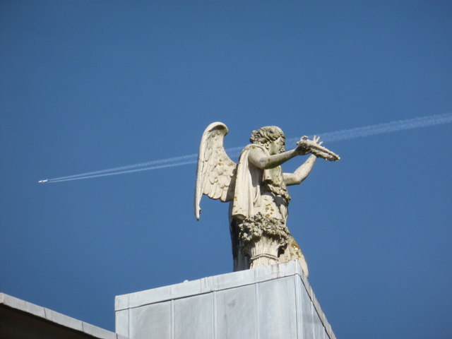 File:Alexandra Palace, rooftop statue - geograph.org.uk - 2786416.jpg