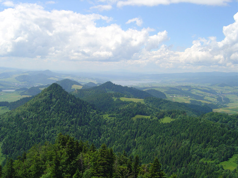 File:Panorama Pieniny from Trzy Korony.jpg