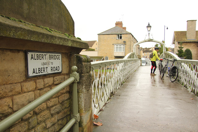 File:Albert Bridge (geograph 3731009).jpg