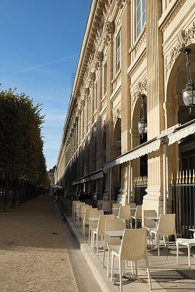 File:Paris 1er Palais Royal 529.jpg