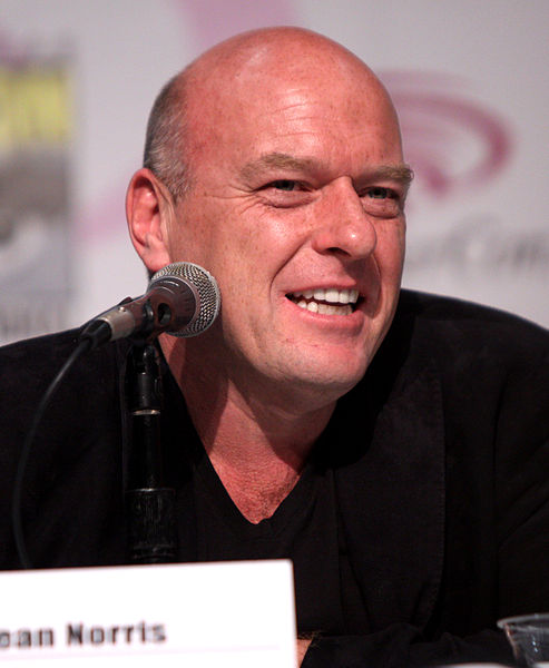 File:Dean Norris by Gage Skidmore 2.jpg