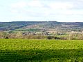 La Montagne de Laz vue depuis Kervéguen en Leuhan ; au premier plan, la vallée de l'Odet