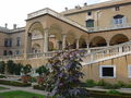 Il palazzo visto dal giardino / The palace seen from the garden.