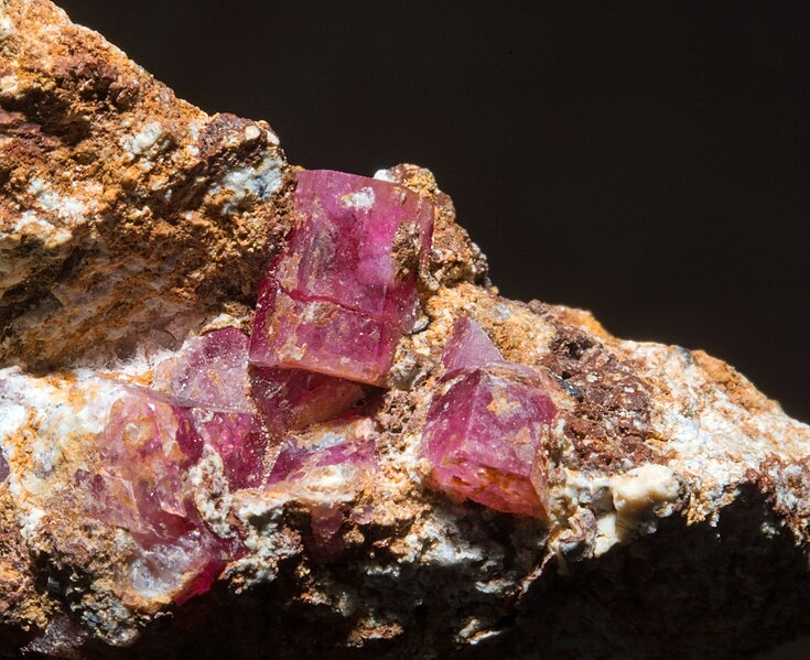 File:Red beryl, rhyolite 7100.2428.jpg