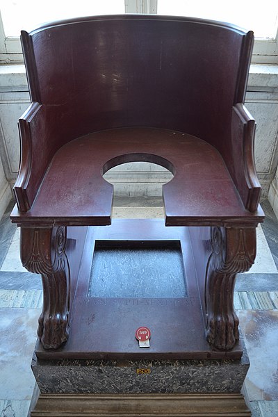 File:Roman toilet seat in rosso antico.jpg