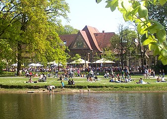 Stadtwaldhaus mit Biergarten