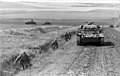 Deutsch: Soldaten mit Pz III an der Ostfront 1941 auf dem Vormarsch