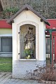 English: Number 2: Wayside chapel with the Statue of John of Nepomuk Deutsch: Nummer 2: Wegkapelle in Ortsmitte mit Statue hl. Johannes Nepomuk