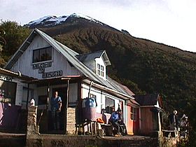 The upper refugio Nicolas Martinez with the summit in the background (1998)