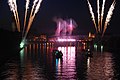 Deutsch: nächtliche Elbe beim "Licht und Flammen"-Fest an der Hubbrücke