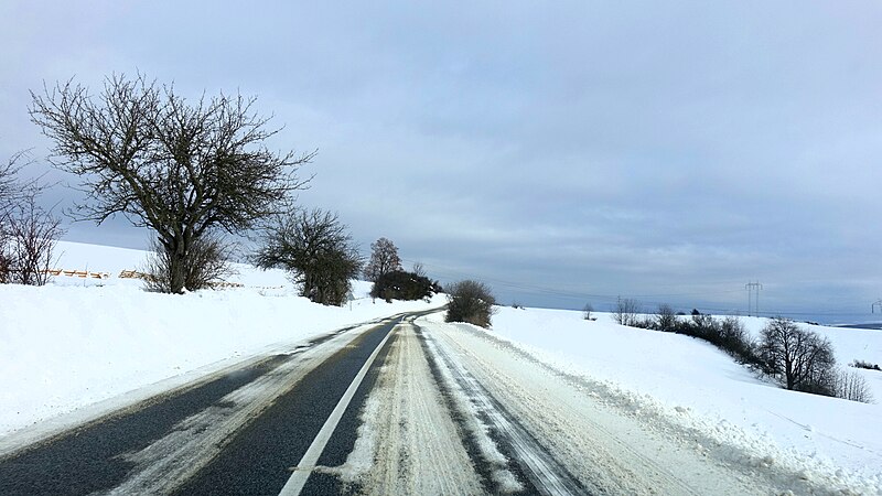 File:Snow, road II 546 Klenov 23 Slovakia 2.jpg