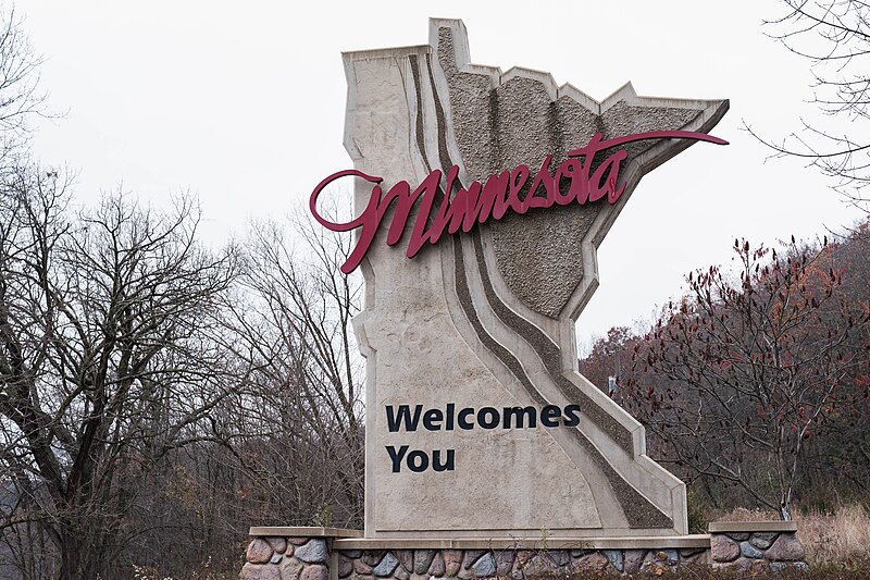 File:Minnesota Welcomes You.jpg