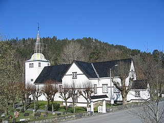 English: Søndled church - wood transepts added to original masonry