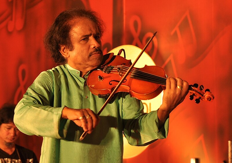 File:Violinist LSubramoni.JPG