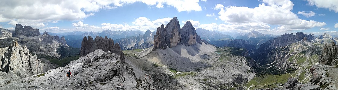 Ausblick auf Zwölferkofel und die Drei Zinnen - Tre Cime di Lavaredo