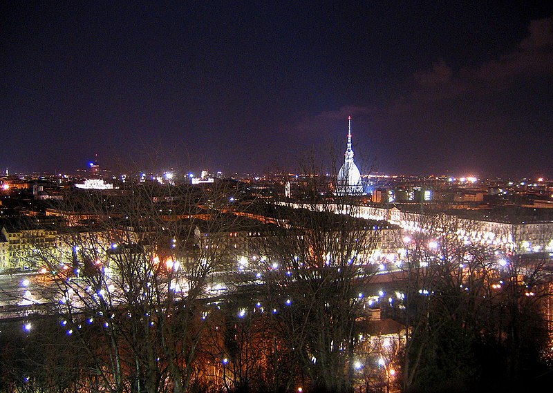 File:Torino-panoramadaicappuccini.jpg