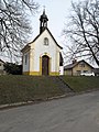 Čeština: Kaplička v Ouči. Okres Mladá Boleslav, Česká republika.