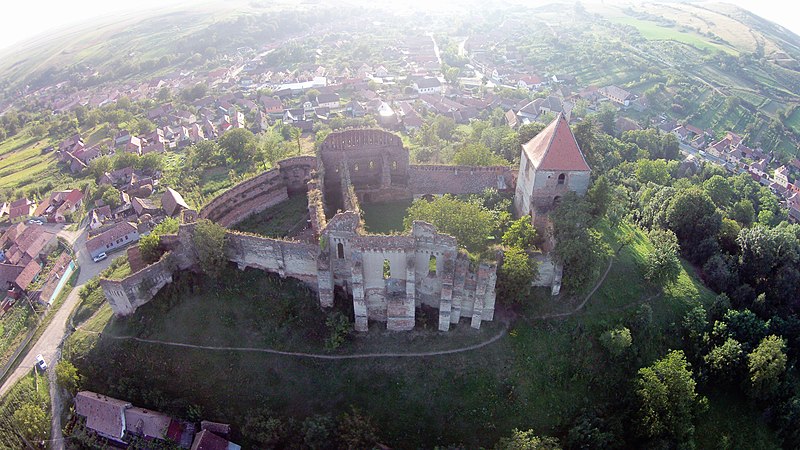 File:Cetatea Slimnicului (Stolzenburg) vedere aeriana.JPG