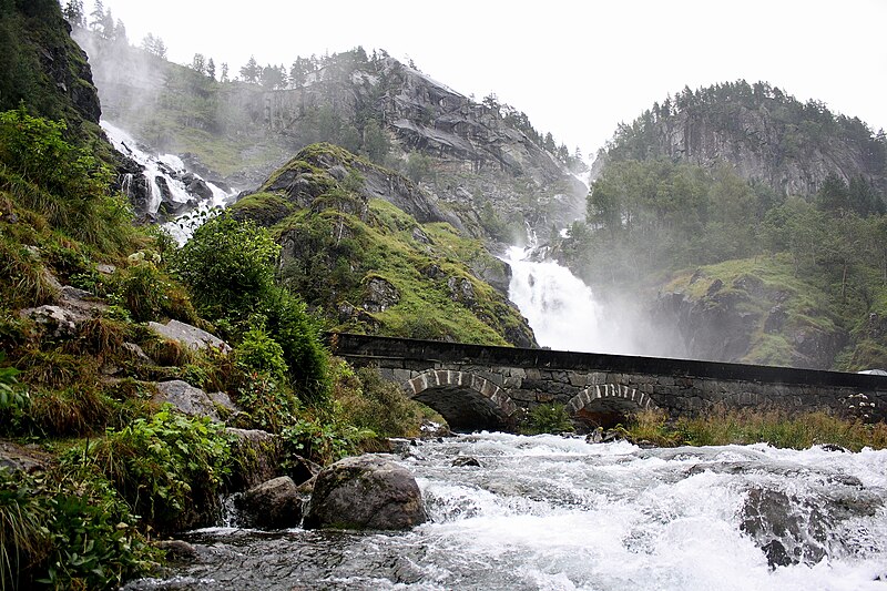 File:Låtefoss.jpg