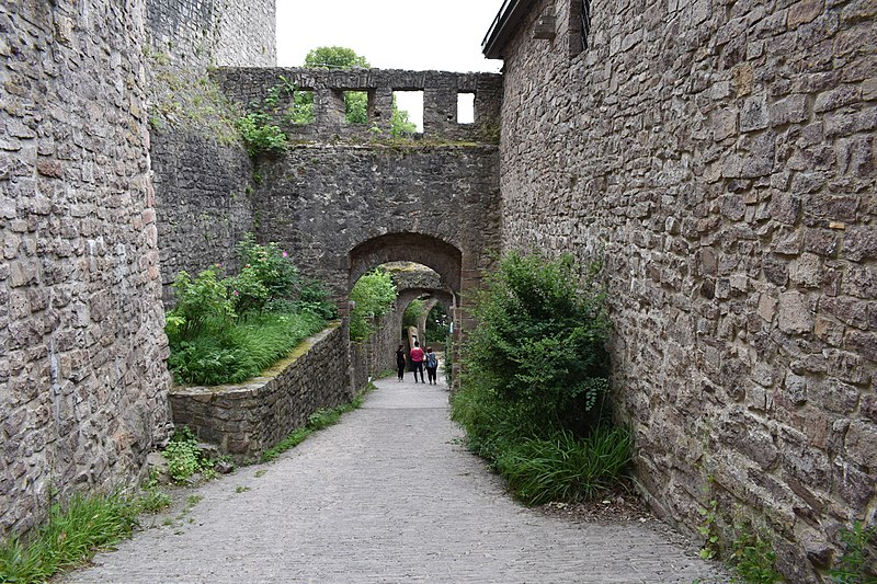 File:Schloss Hohenbaden 2017 37.jpg