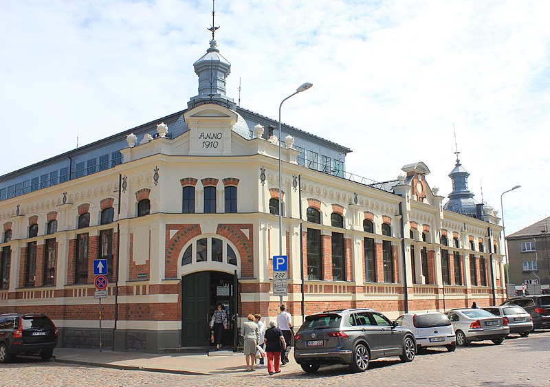 File:Liepaja Targ Piotrowy 4.jpg