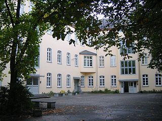 Schulhofblick Fichte-Gymnasium