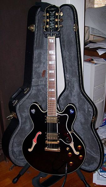 File:Epiphone Sheraton II.jpg