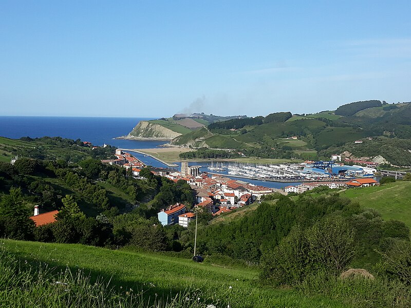 File:Zumaia, Euskal Herria 02.jpg