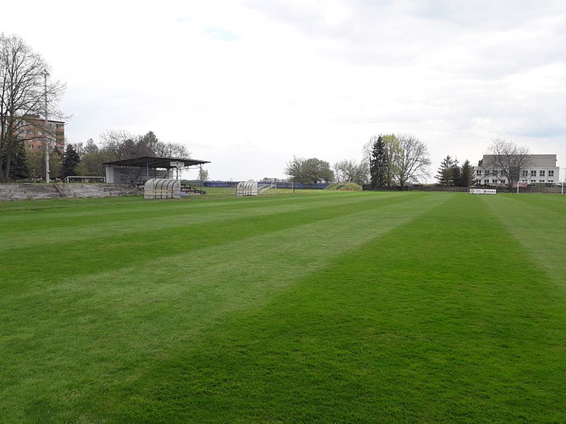 File:Stadion Lutín.jpg