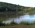 Un lago tra le montagne