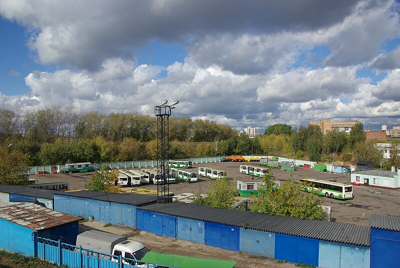 File:Moscow 7 bus park 2009-10 1254571221.JPG